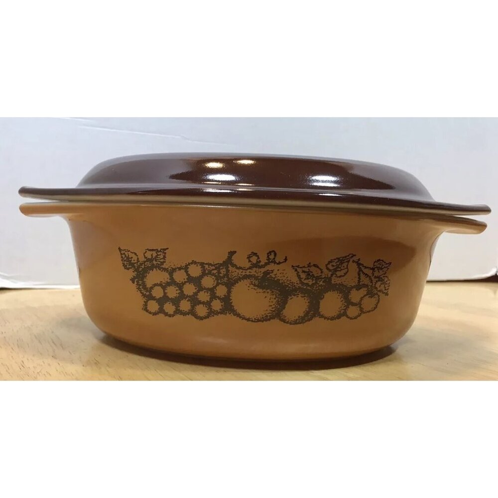 VTG Pyrex OLD ORCHARD 1 1/2 QT Oval CASSEROLE DISH 043 w/ LID 943 Corning USA